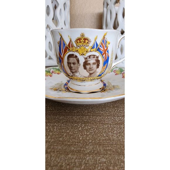 Vintage Royal Albert Loyalty Cup & Saucer Commemorative Set - Picture 3 of 9